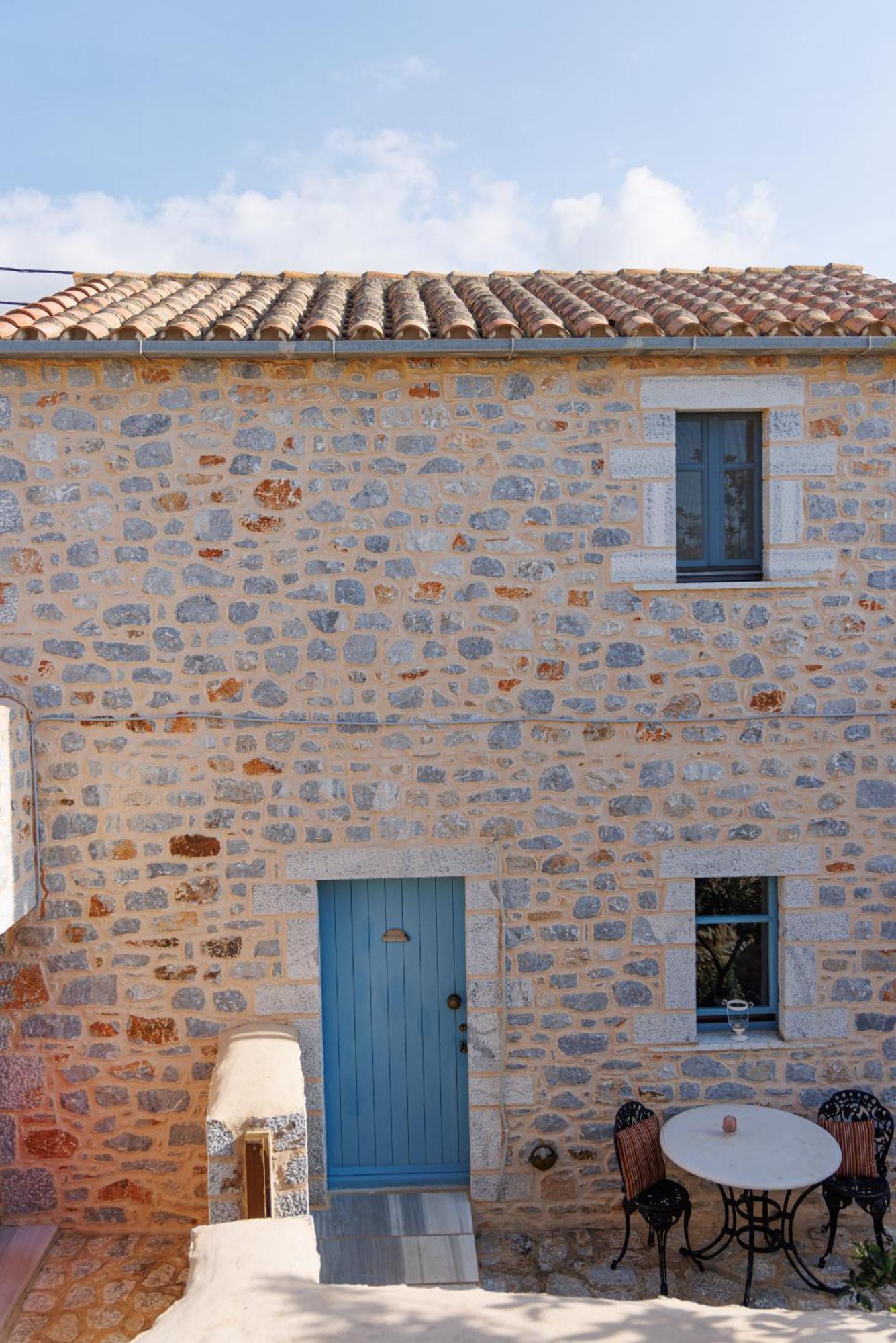 Hotel Lithos Stone