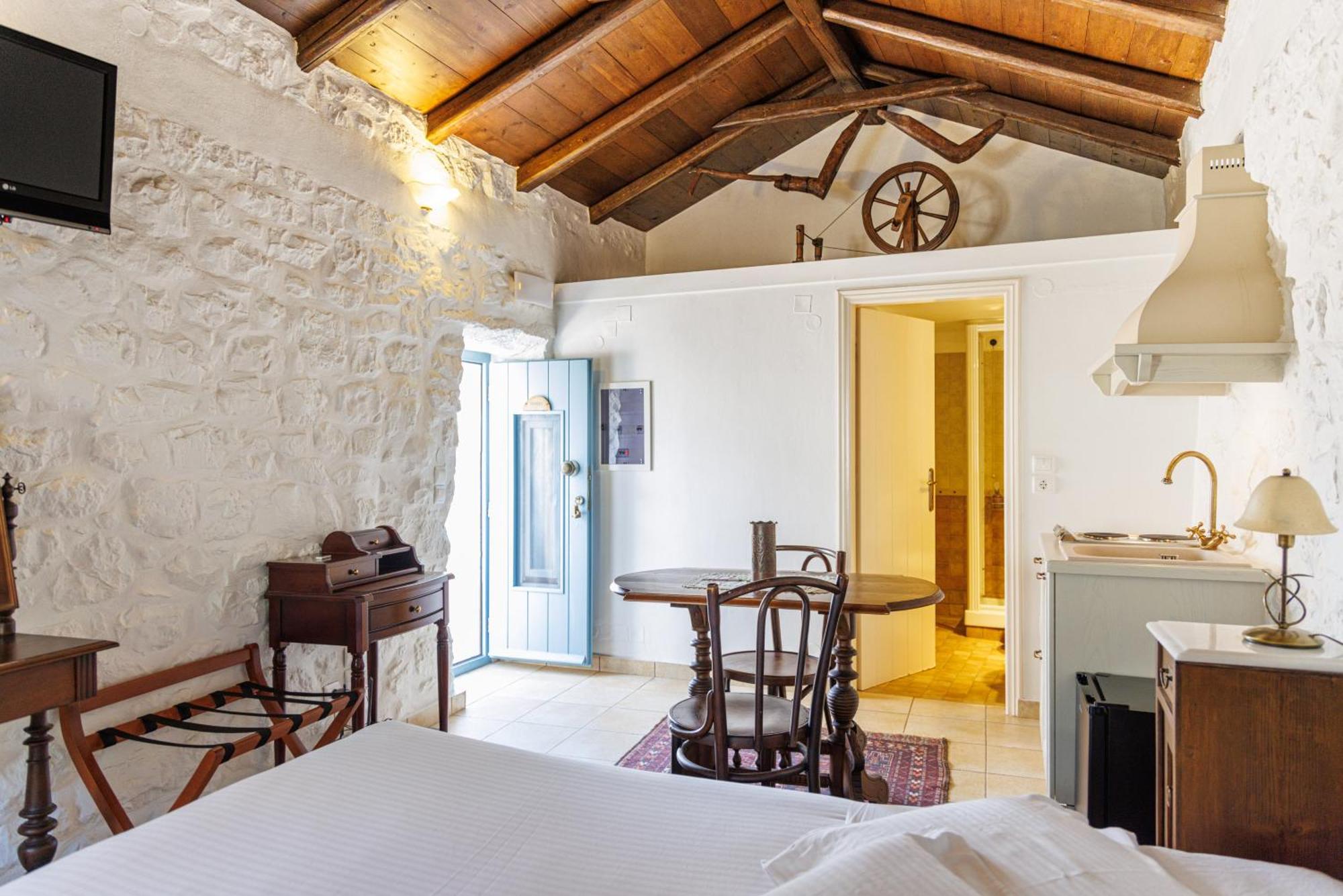 Hotel Lithos Stone